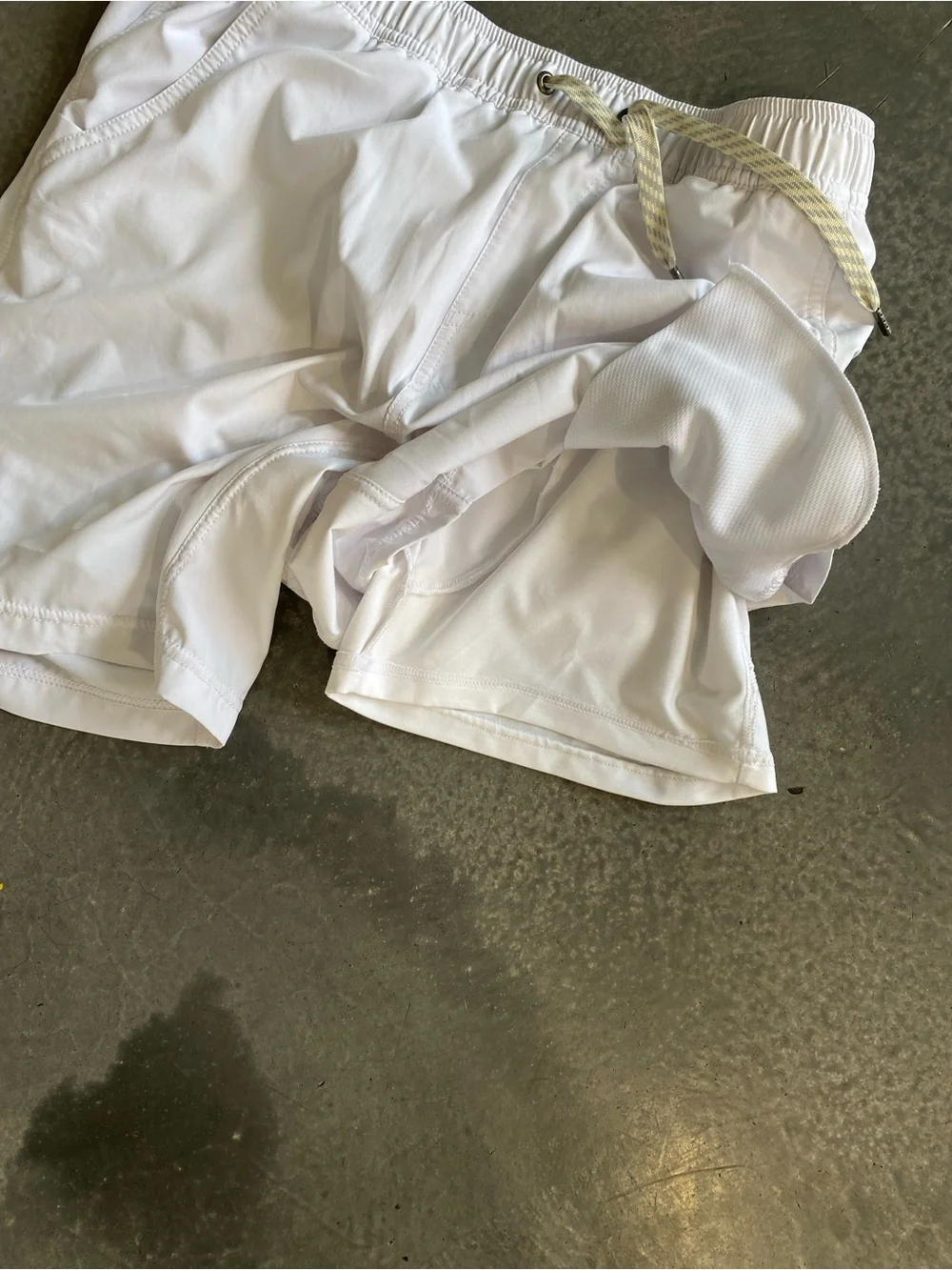 Vuori Men's Kore Short Lined 8” Sz L Mens  (Jul A-1)